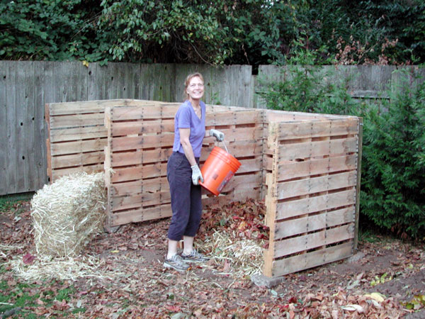 pallet compost bin